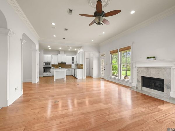 35430 Oak Manor Ave, Geismar, LA 70734