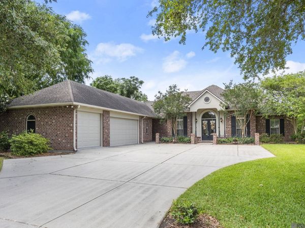 35430 Oak Manor Ave, Geismar, LA 70734