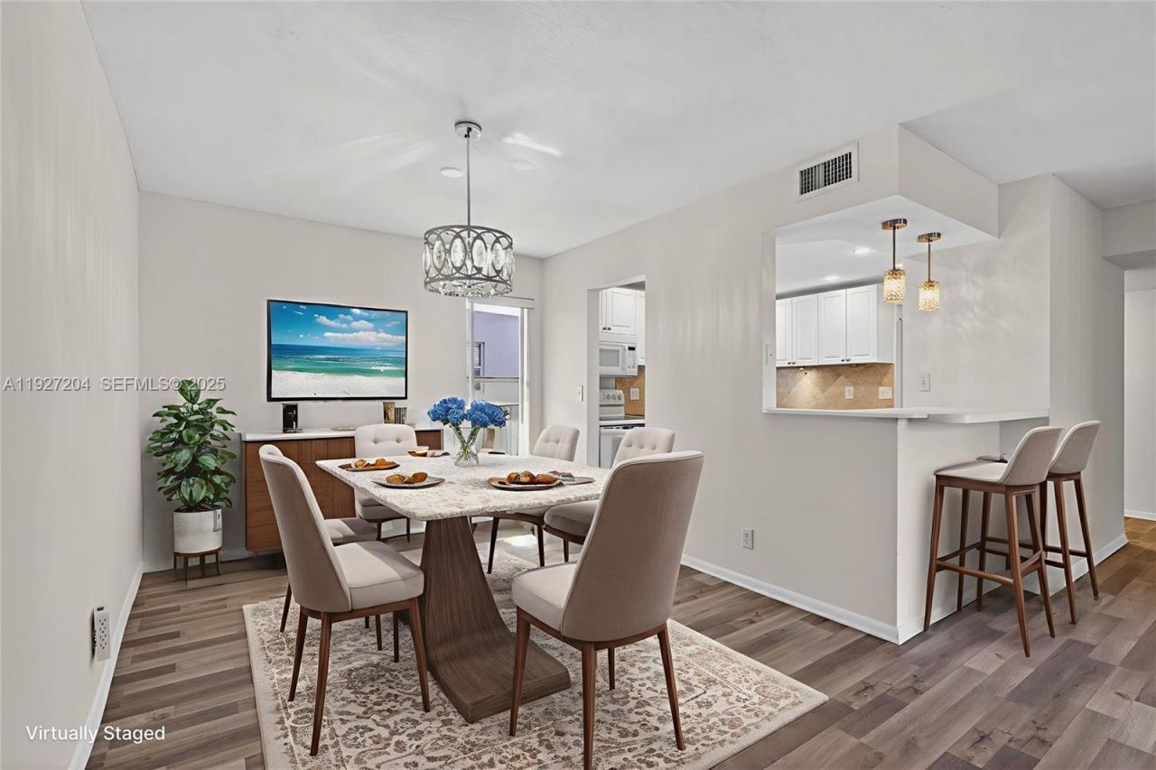 3100 Riverside Dr, Unit 305, Coral Springs, FL 33065 Photo