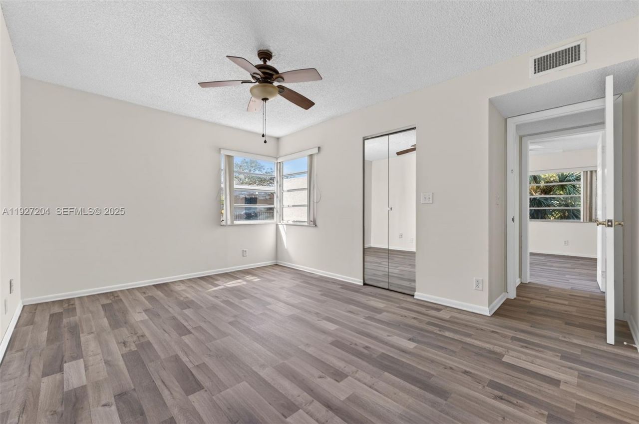 3100 Riverside Dr, Unit 305, Coral Springs, FL 33065 Photo