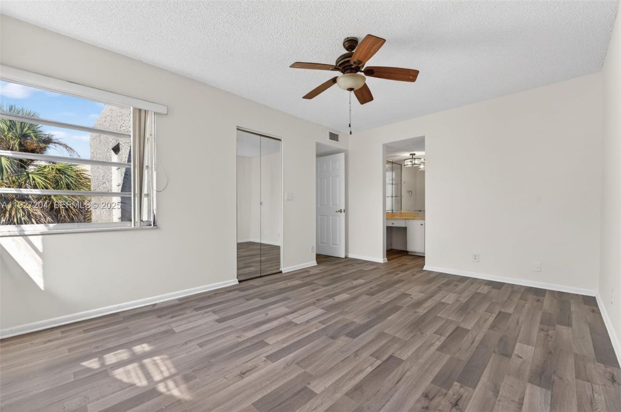 3100 Riverside Dr, Unit 305, Coral Springs, FL 33065 Photo