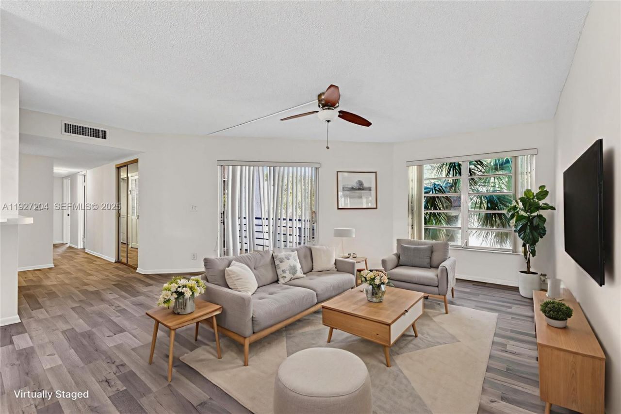 3100 Riverside Dr, Unit 305, Coral Springs, FL 33065 Photo