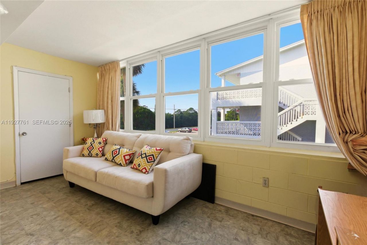 7770 N Dr Martin Luther King Jr St, Unit 201, Saint Petersburg, FL 33702 Photo