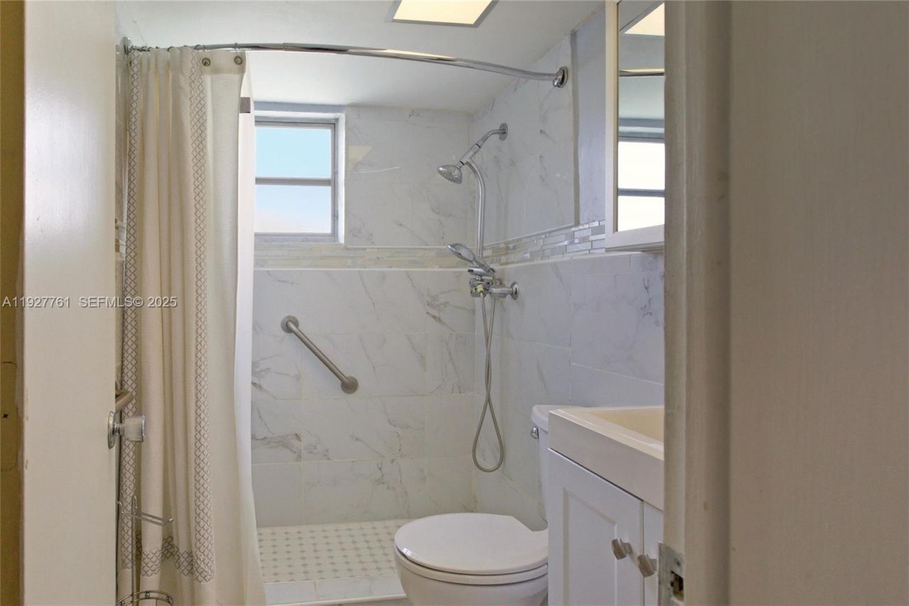 7770 N Dr Martin Luther King Jr St, Unit 201, Saint Petersburg, FL 33702 Photo