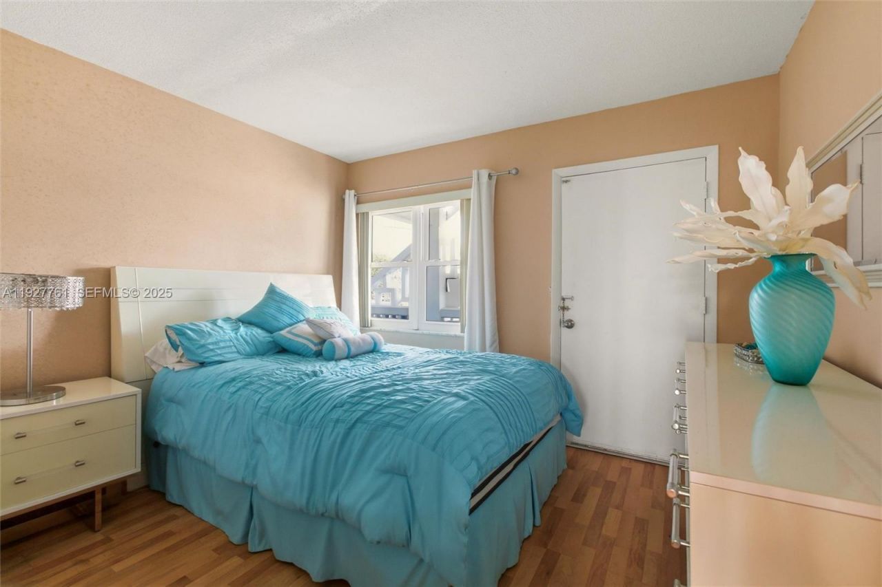 7770 N Dr Martin Luther King Jr St, Unit 201, Saint Petersburg, FL 33702 Photo