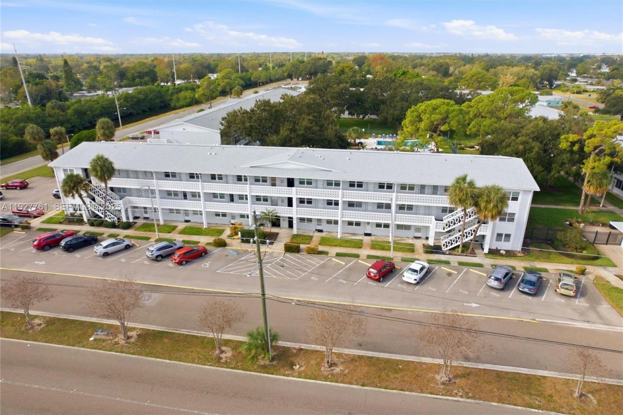 7770 N Dr Martin Luther King Jr St, Unit 201, Saint Petersburg, FL 33702 Photo