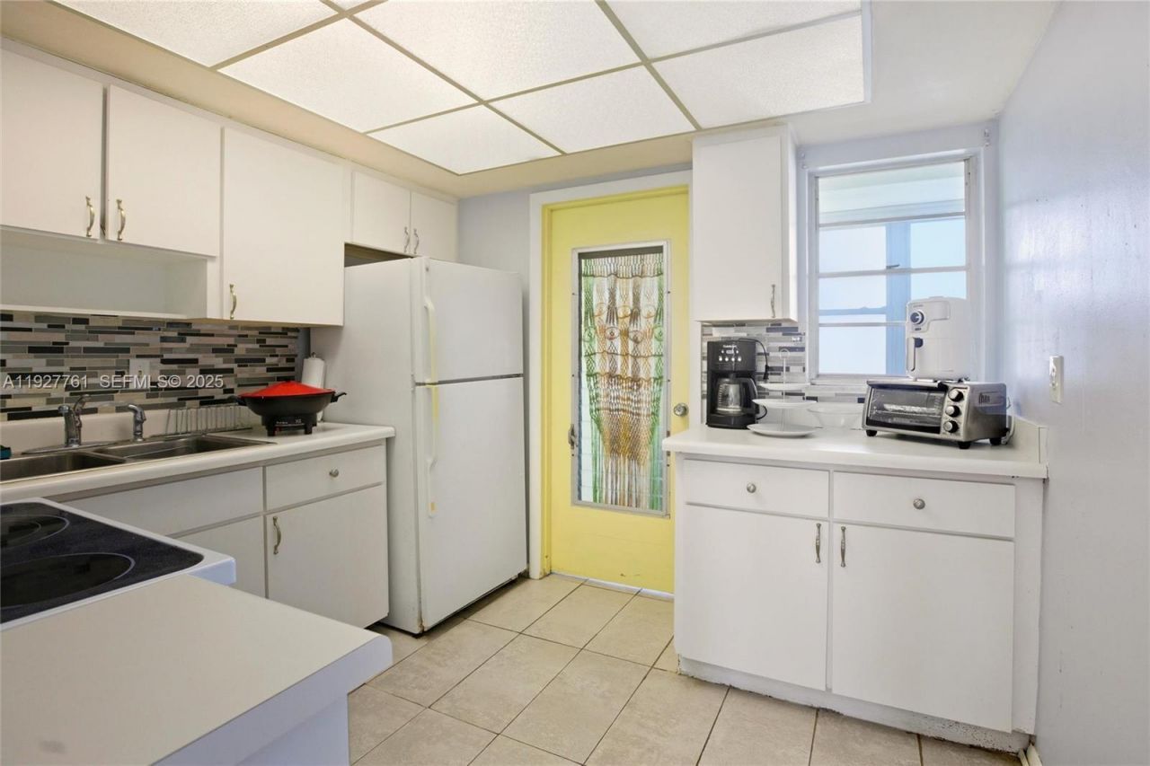 7770 N Dr Martin Luther King Jr St, Unit 201, Saint Petersburg, FL 33702 Photo