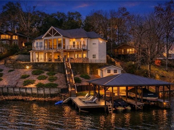 15022 Watercrest Dr, Northport, AL 35475