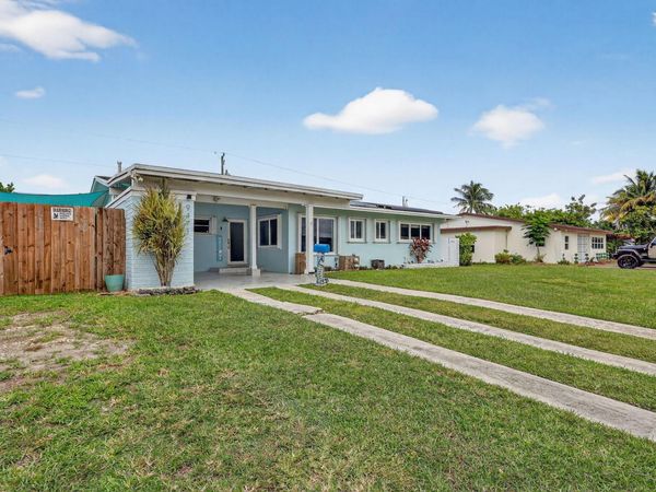 9471 Jamaica Dr, Cutler Bay, FL 33189