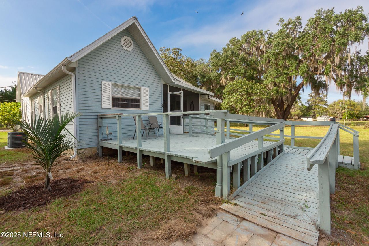 200 1st Avenue, Welaka, FL 32193 Photo