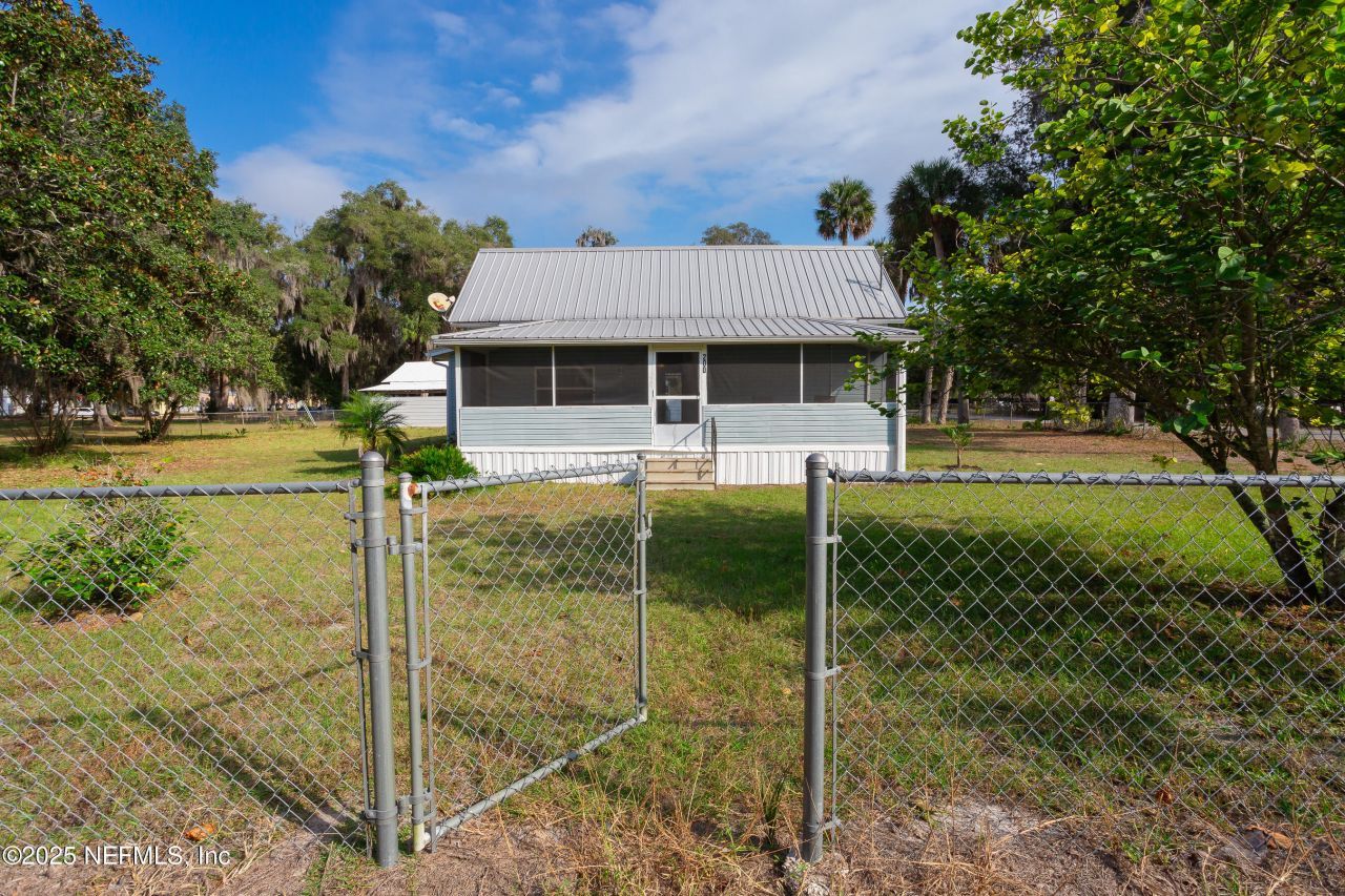 200 1st Avenue, Welaka, FL 32193 Photo