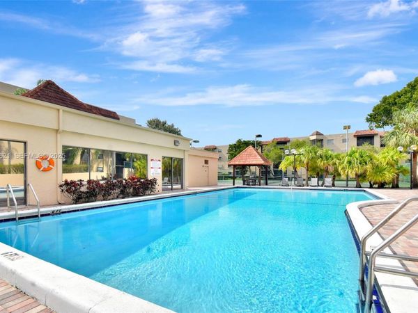 10501 W Broward Blvd, Unit 304, Plantation, FL 33324