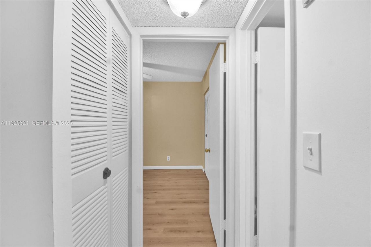 10501 W Broward Blvd, Unit 304, Plantation, FL 33324 Photo