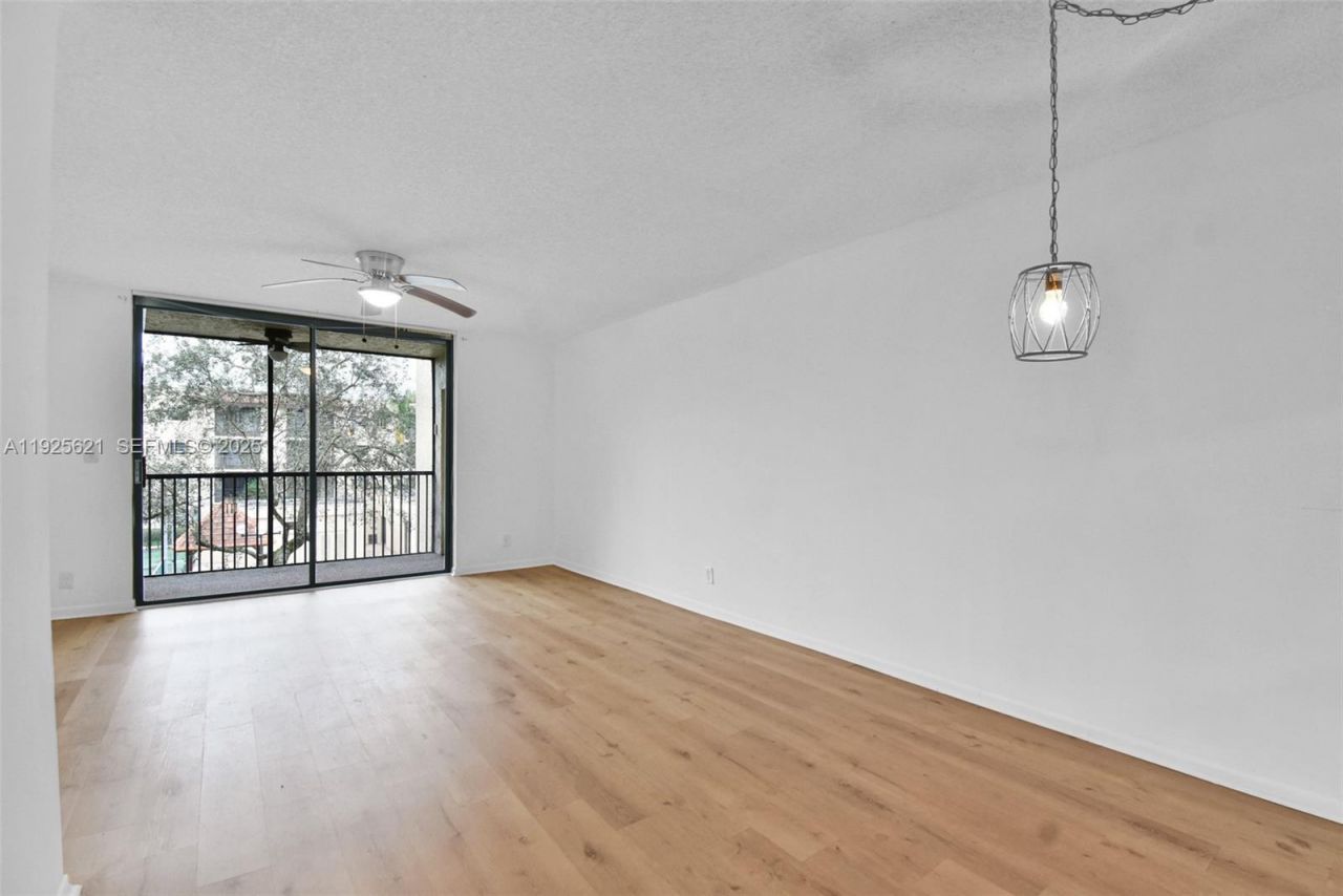 10501 W Broward Blvd, Unit 304, Plantation, FL 33324 Photo