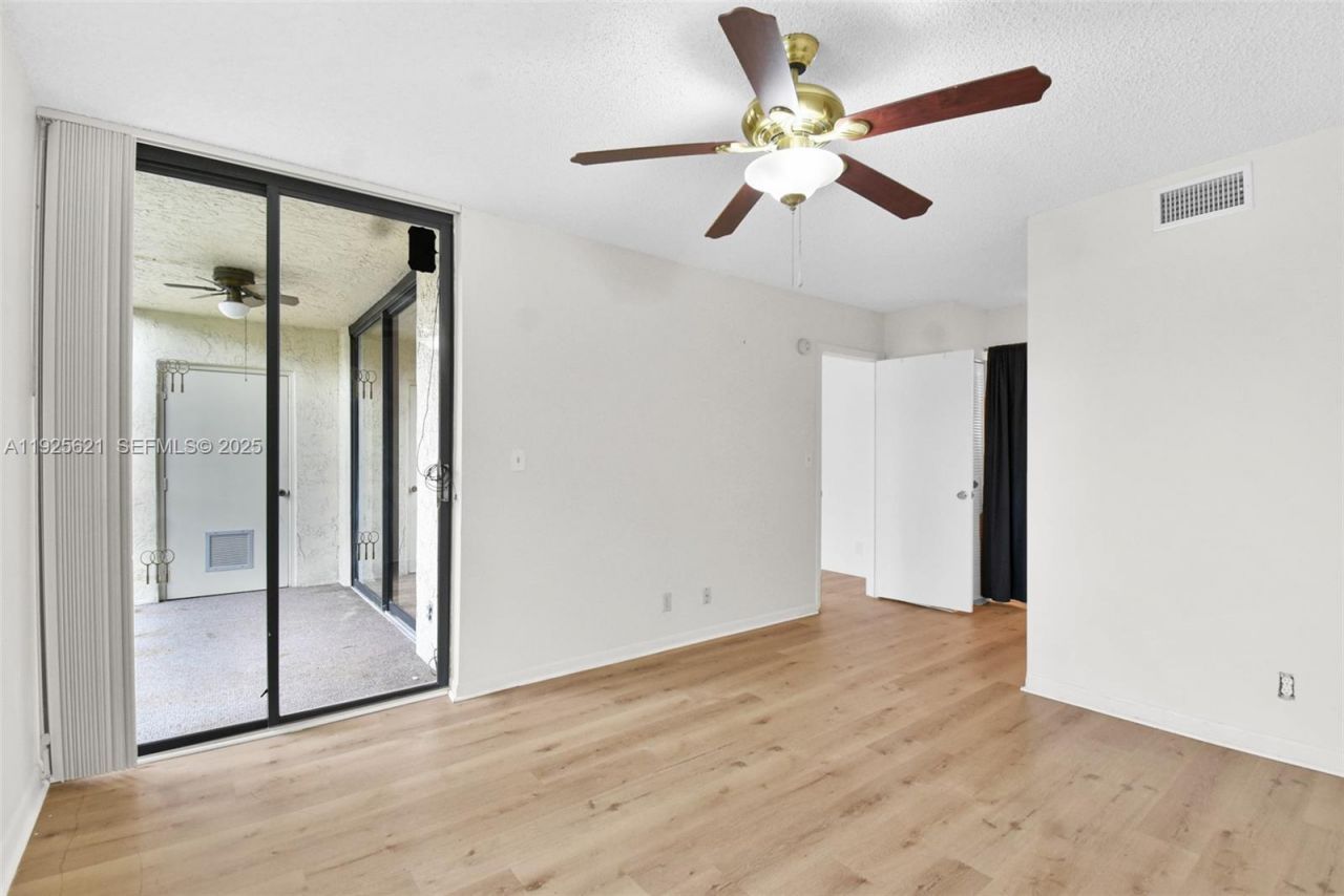 10501 W Broward Blvd, Unit 304, Plantation, FL 33324 Photo