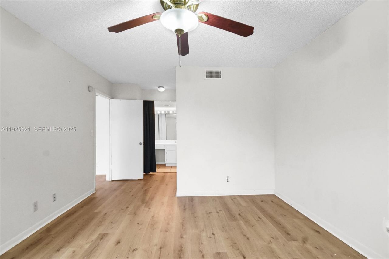 10501 W Broward Blvd, Unit 304, Plantation, FL 33324 Photo