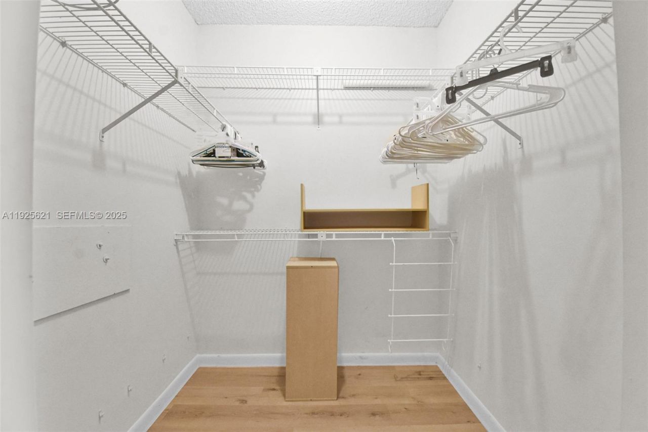 10501 W Broward Blvd, Unit 304, Plantation, FL 33324 Photo