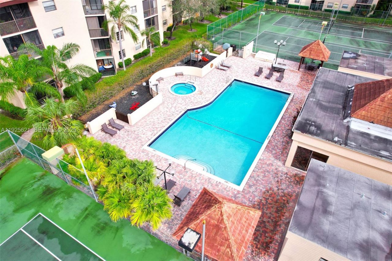 10501 W Broward Blvd, Unit 304, Plantation, FL 33324 Photo