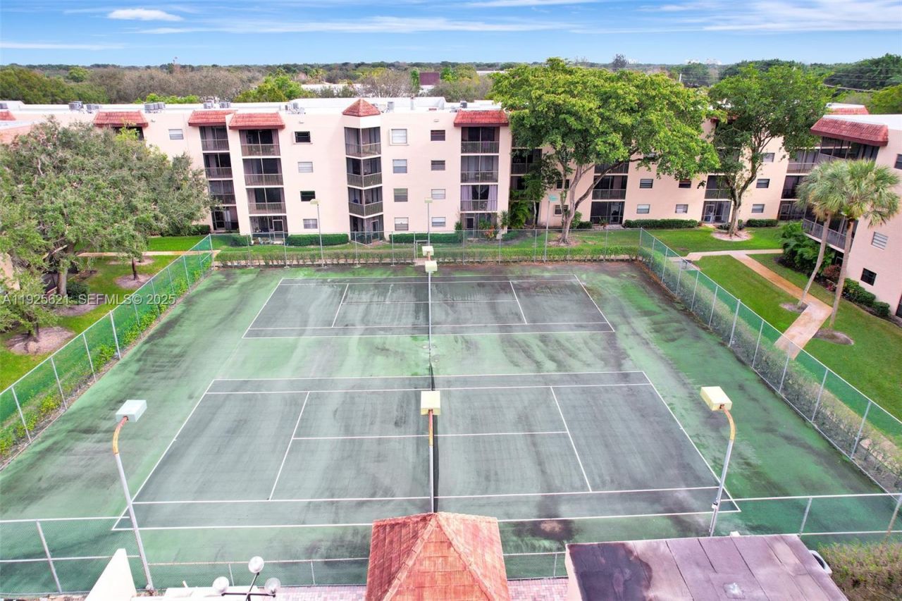 10501 W Broward Blvd, Unit 304, Plantation, FL 33324 Photo