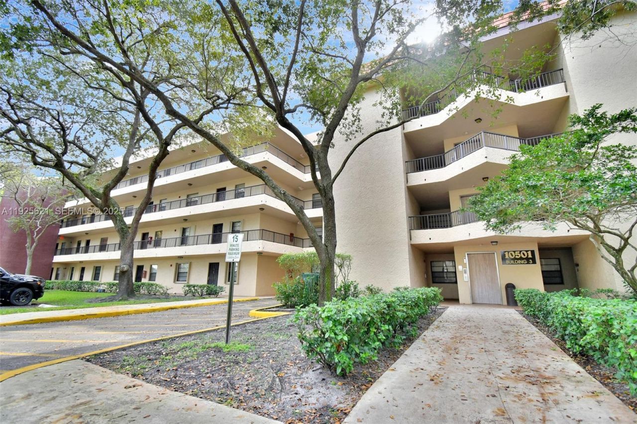 10501 W Broward Blvd, Unit 304, Plantation, FL 33324 Photo