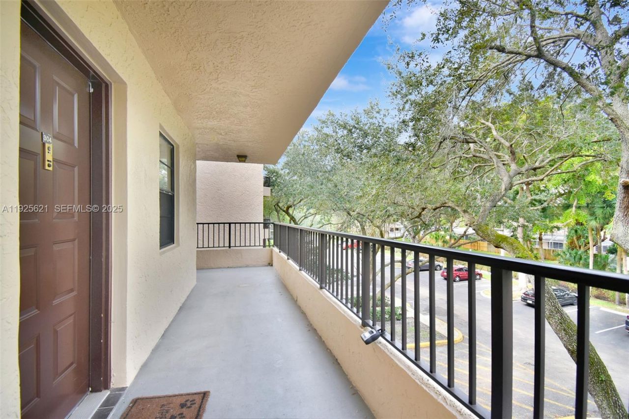 10501 W Broward Blvd, Unit 304, Plantation, FL 33324 Photo