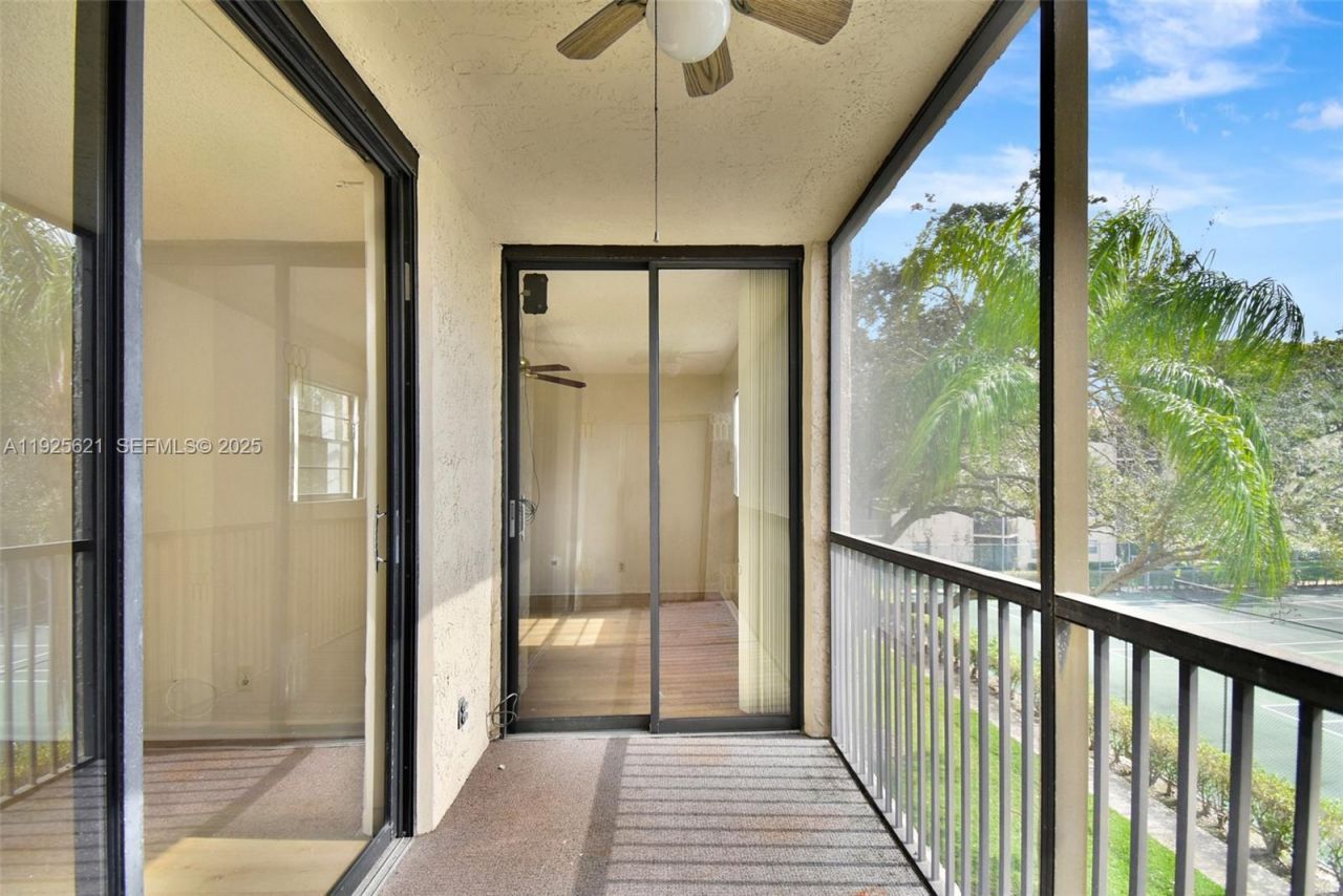 10501 W Broward Blvd, Unit 304, Plantation, FL 33324 Photo