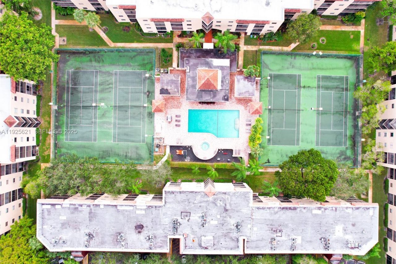 10501 W Broward Blvd, Unit 304, Plantation, FL 33324 Photo