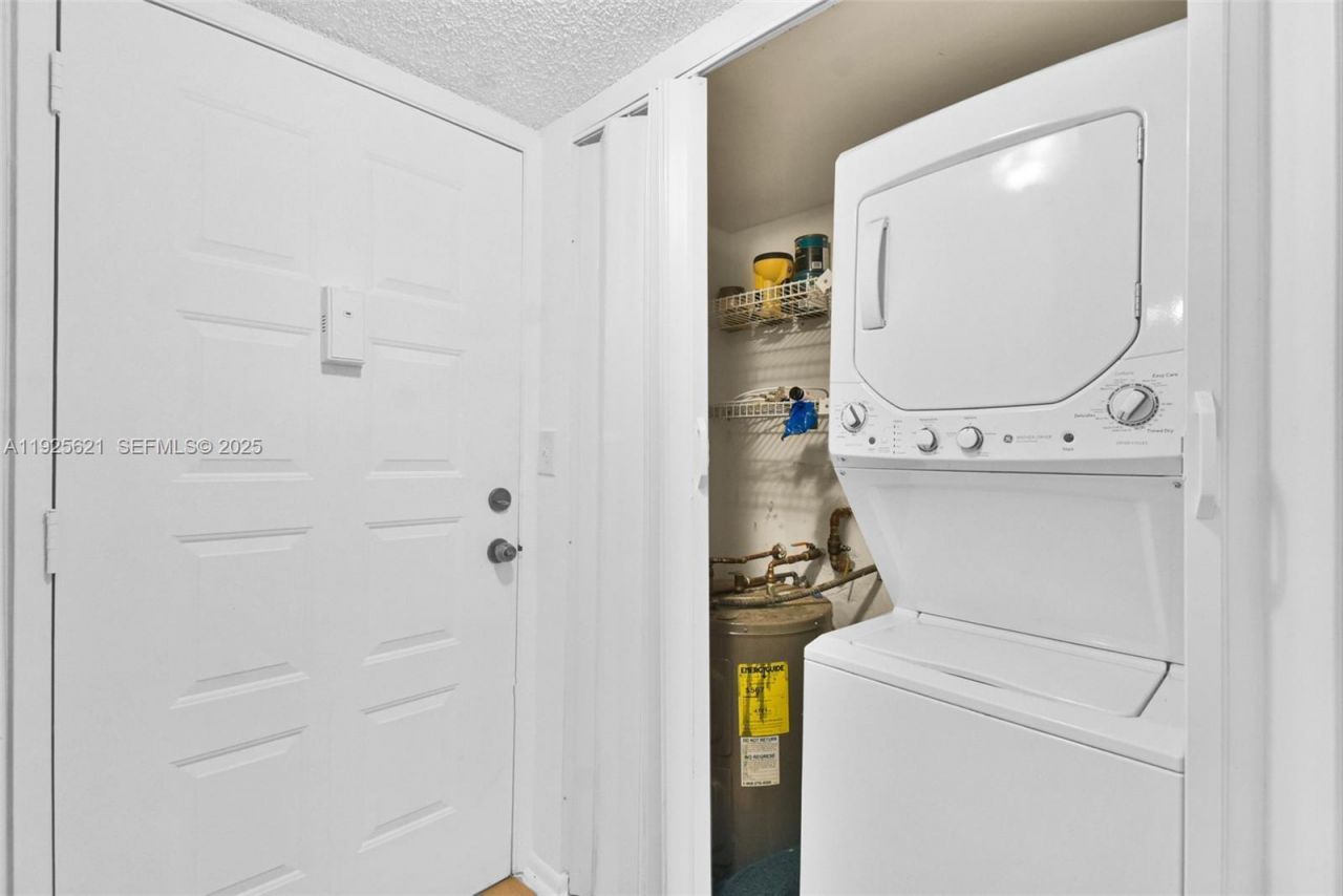 10501 W Broward Blvd, Unit 304, Plantation, FL 33324 Photo