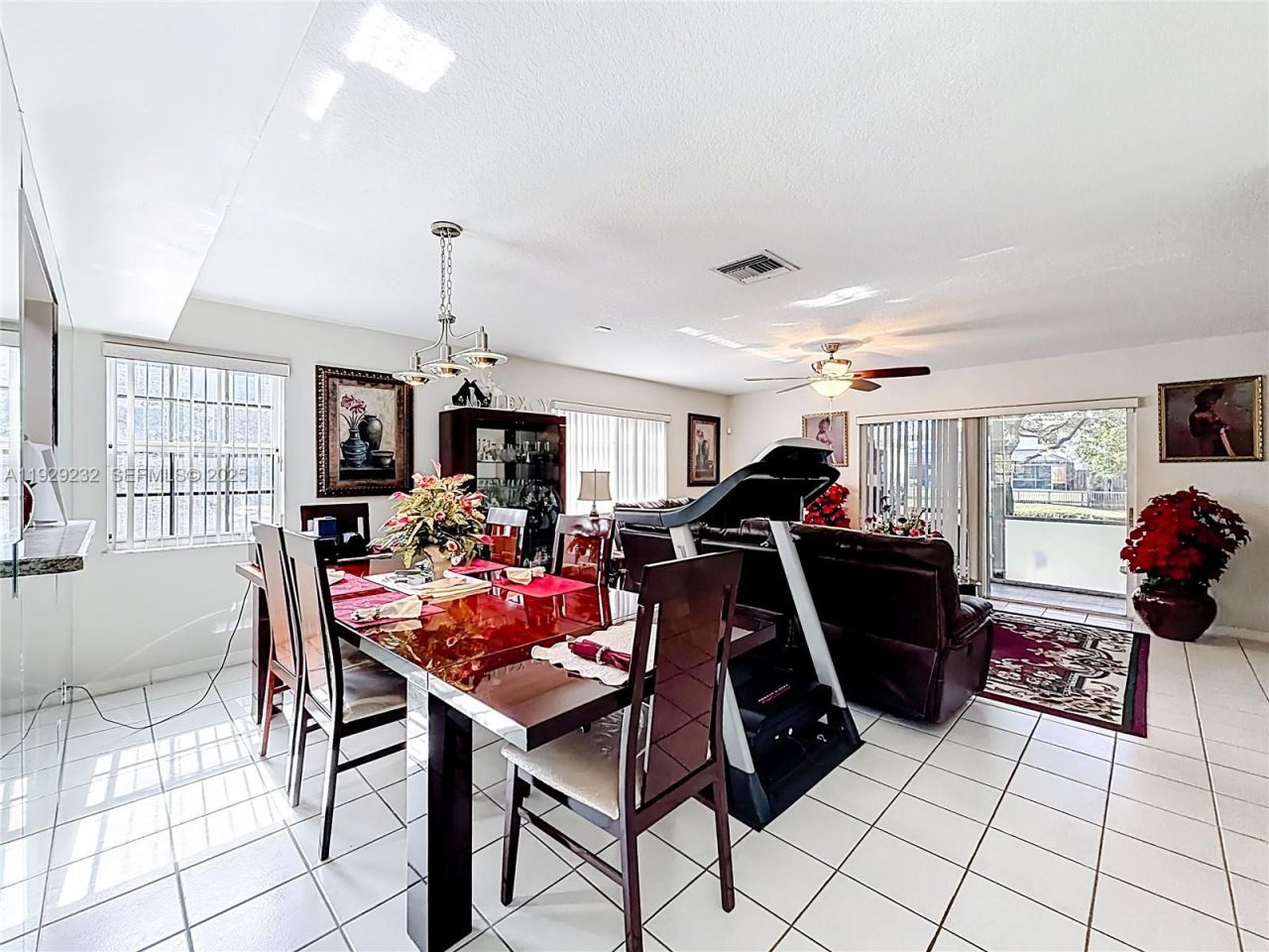 9521 NW 42nd St, Sunrise, FL 33351 Photo