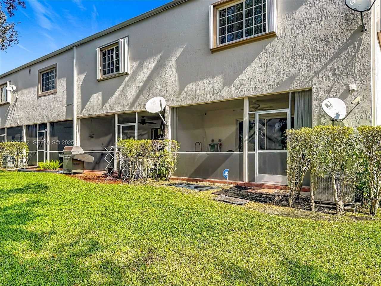 9521 NW 42nd St, Sunrise, FL 33351 Photo