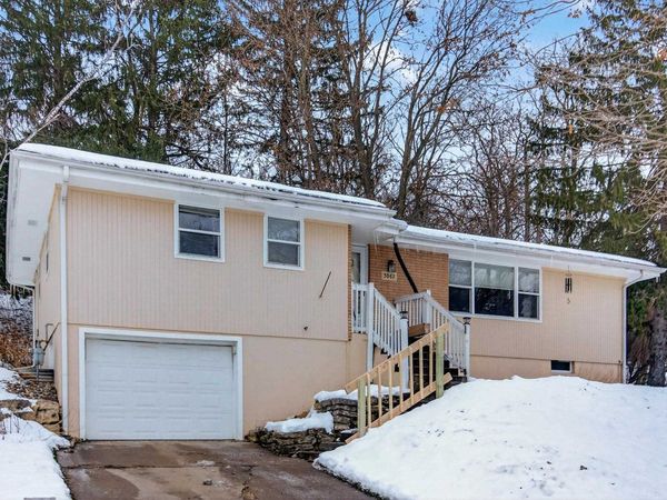 3067 Shiras Avenue, Dubuque, IA 52003