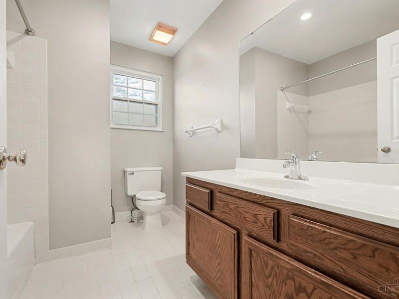 5485 Windridge Court, Unit 58, Columbia Twp, OH 45243 Photo 25