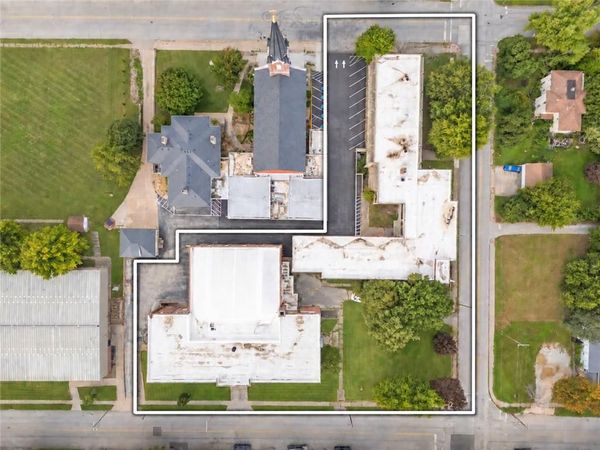 622 N Main Street, Independence, MO 64050