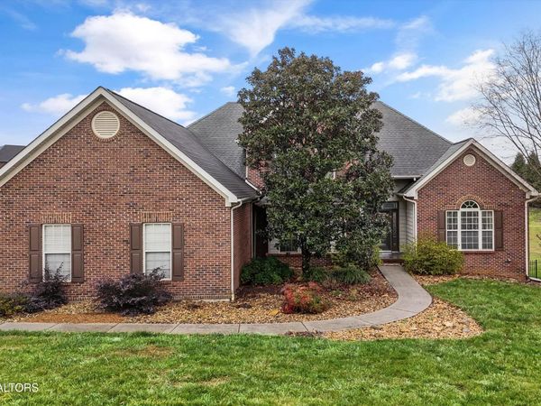 1725 Burnside Drive, Maryville, TN 37801