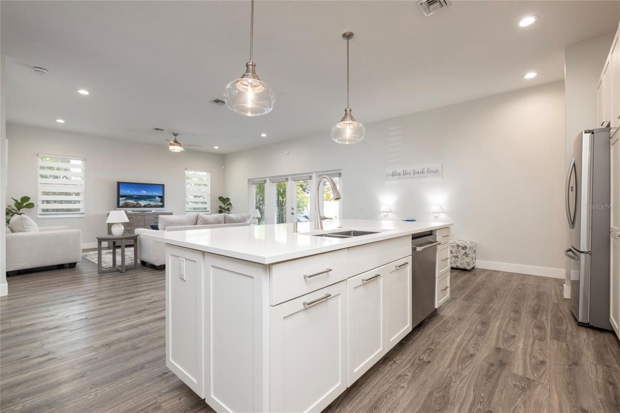 416 Indiana Avenue, Crystal Beach, FL 34681 Photo