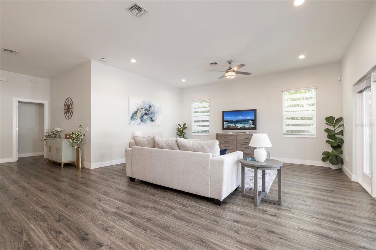 416 Indiana Avenue, Crystal Beach, FL 34681 Photo