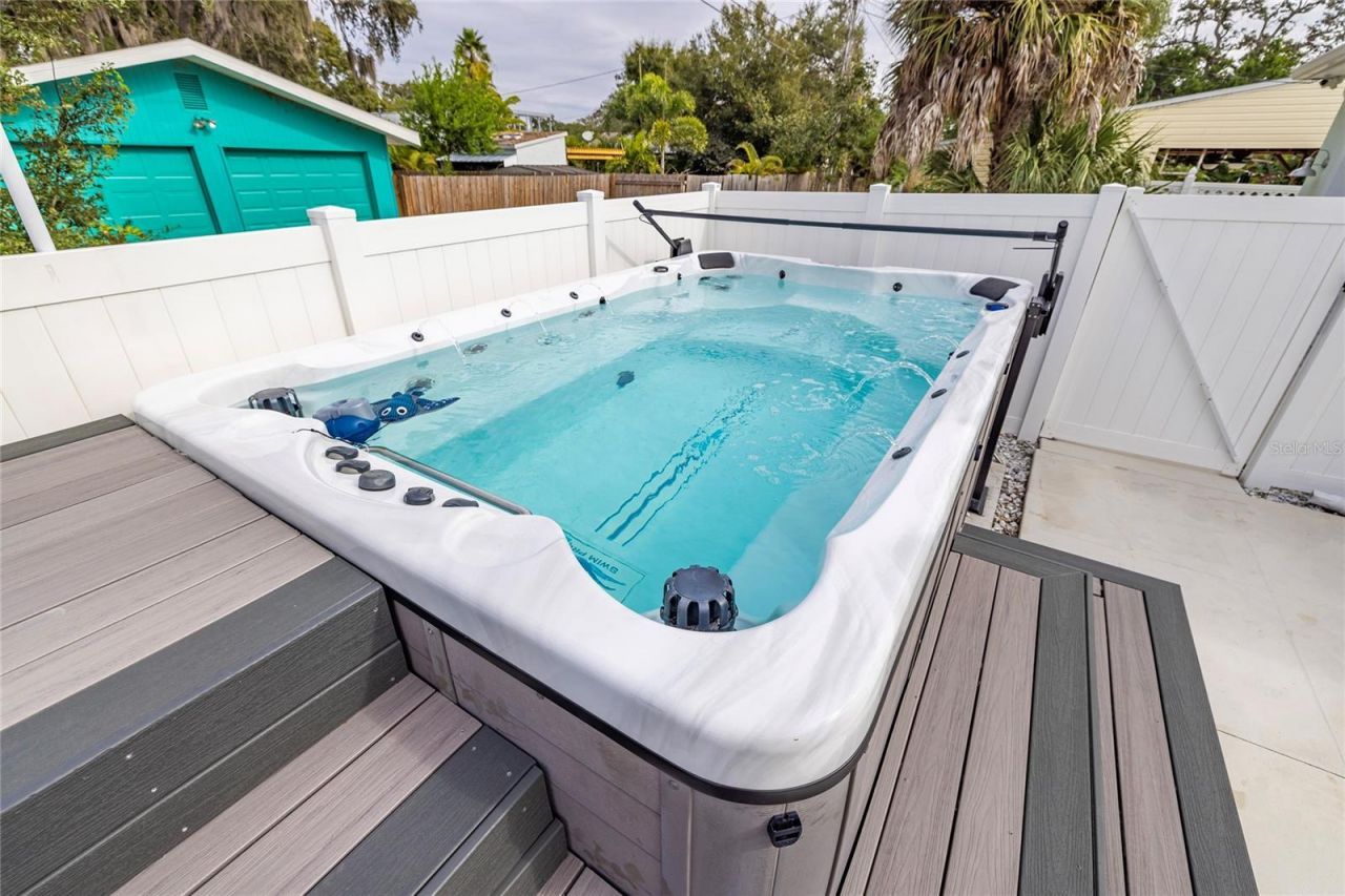 416 Indiana Avenue, Crystal Beach, FL 34681 Photo