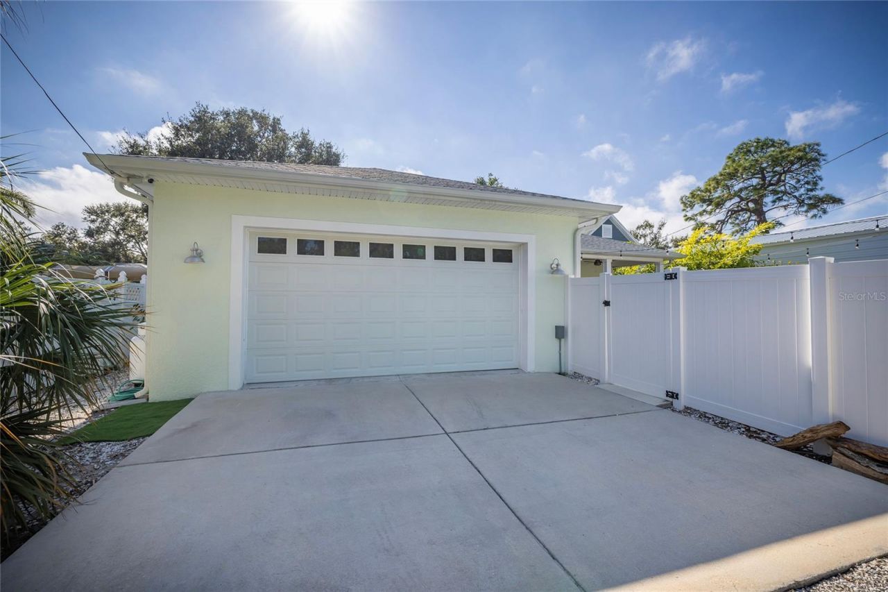 416 Indiana Avenue, Crystal Beach, FL 34681 Photo