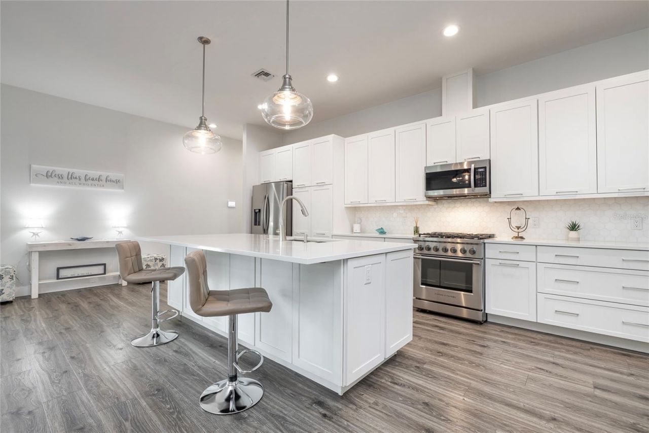 416 Indiana Avenue, Crystal Beach, FL 34681 Photo