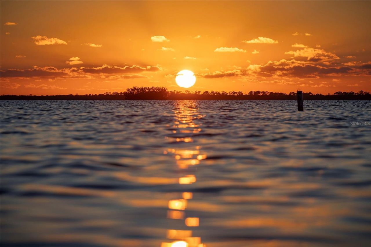 416 Indiana Avenue, Crystal Beach, FL 34681 Photo