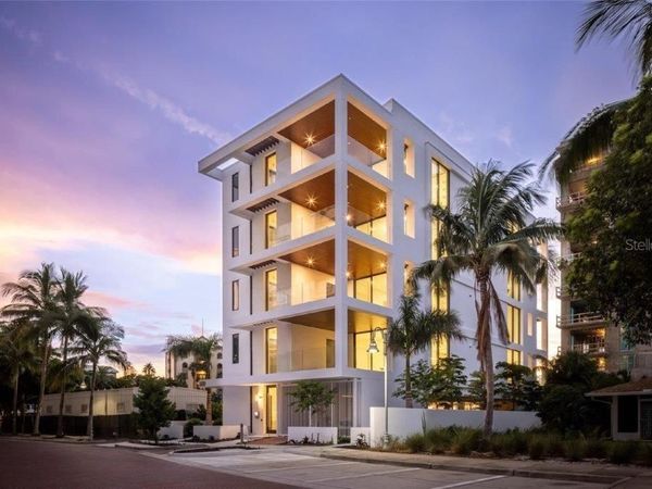 509 GOLDEN GATE POINT, Unit 3, SARASOTA, FL 34236