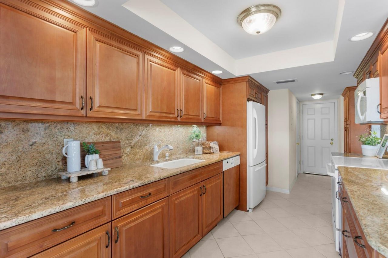 1750 Benjamin Franklin Drive, Unit 9G, Sarasota, FL 34236 Photo