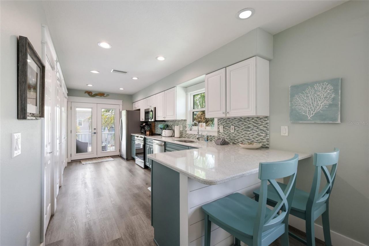 510 Magnolia Avenue, Anna Maria, FL 34216 Photo