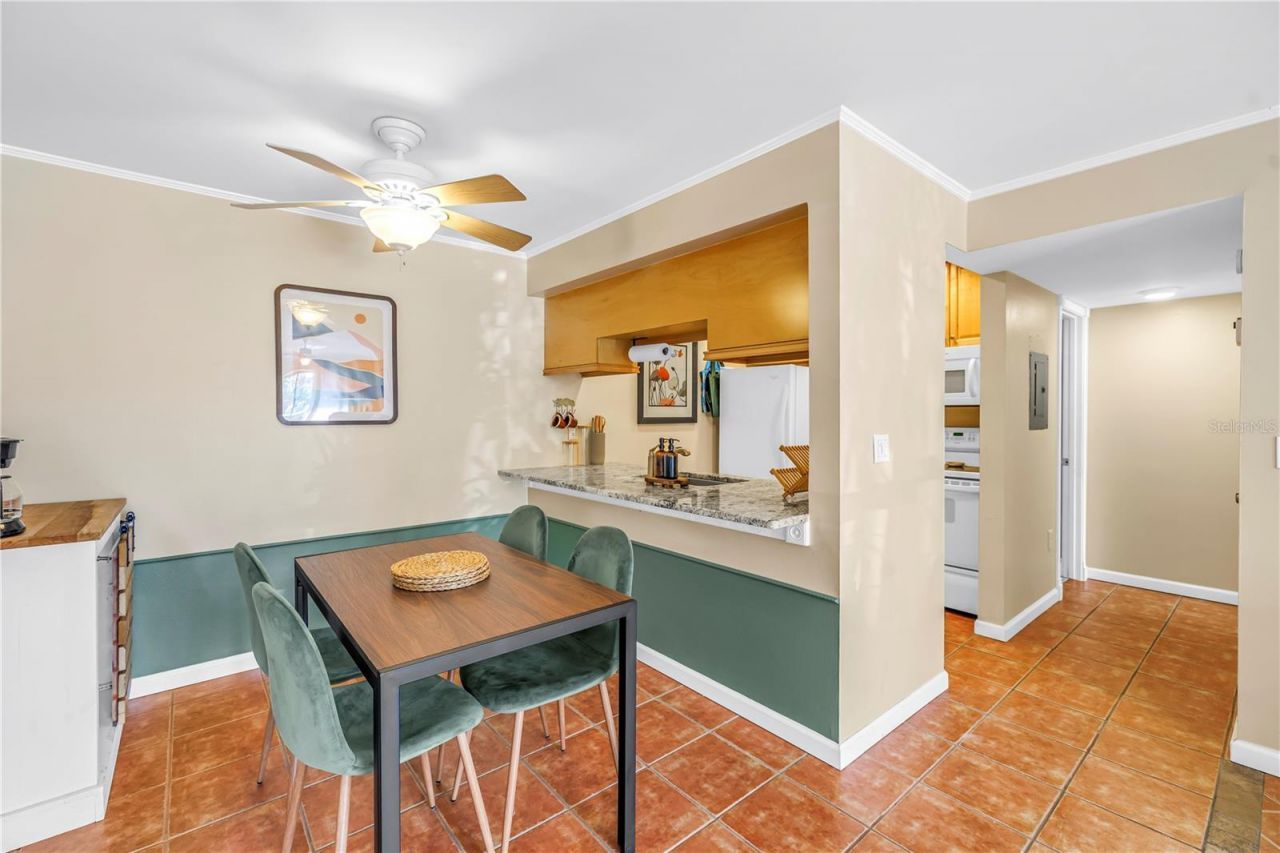 3269 Beneva Road, Unit 102, Sarasota, FL 34232 Photo