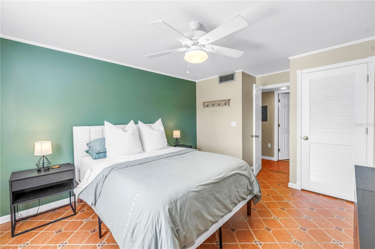 3269 Beneva Road, Unit 102, Sarasota, FL 34232 Photo
