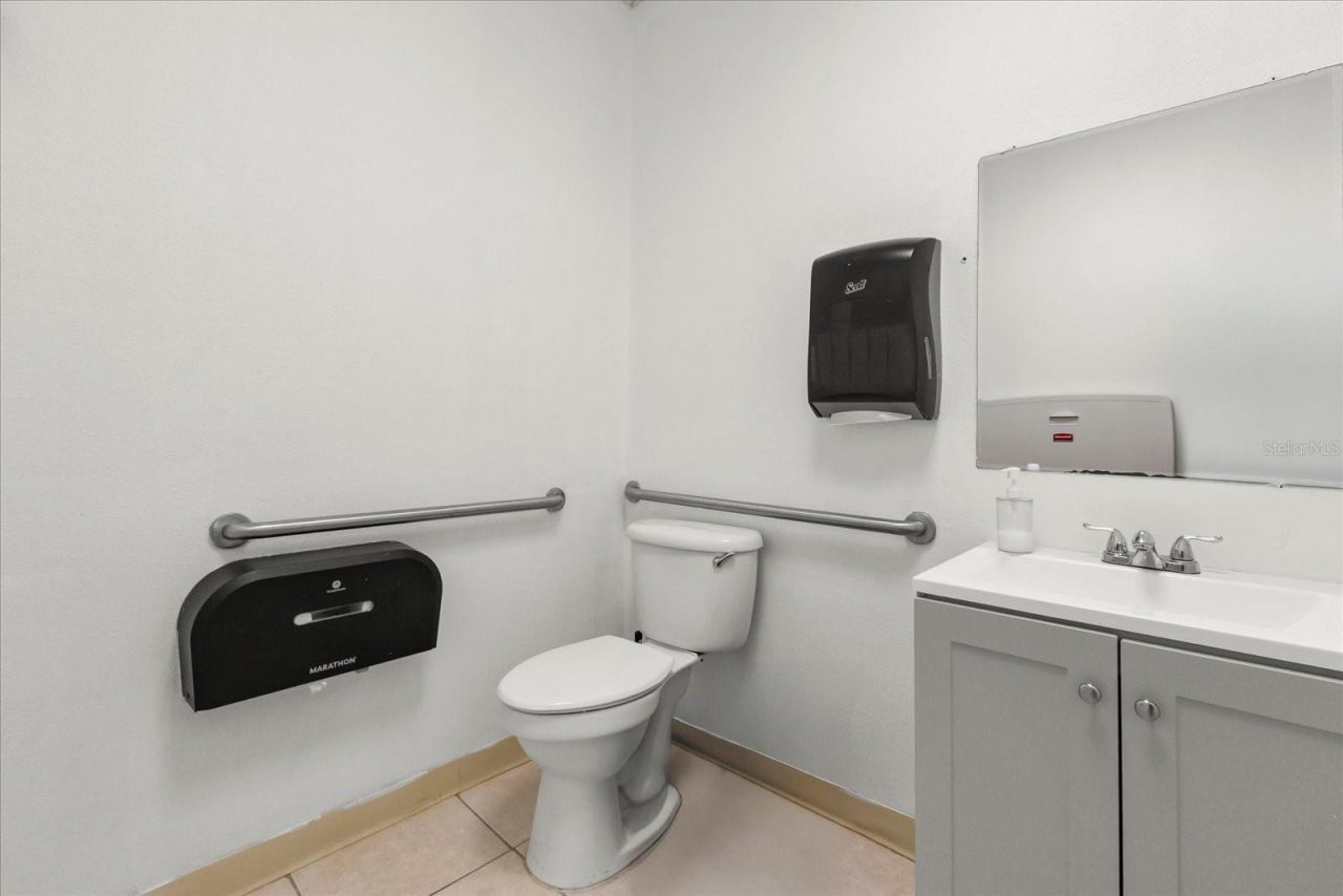 1046 Plaza Drive, Unit D & E & F, Kissimmee, FL 34743 Photo