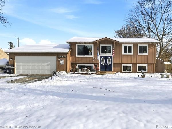 4904 Lake Grove Drive, White Lake Twp, MI 48383