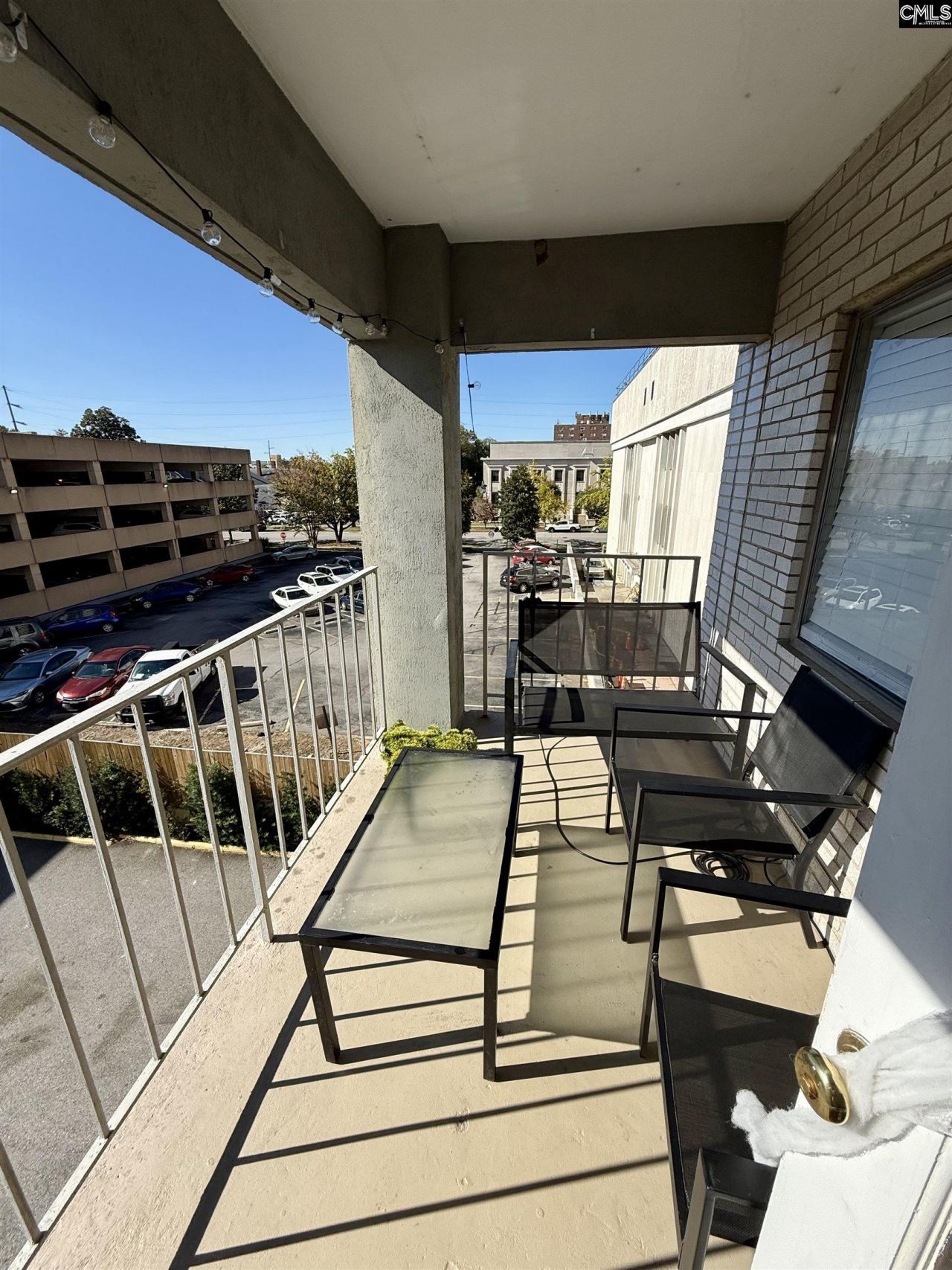 1520 Senate Street Photo 10