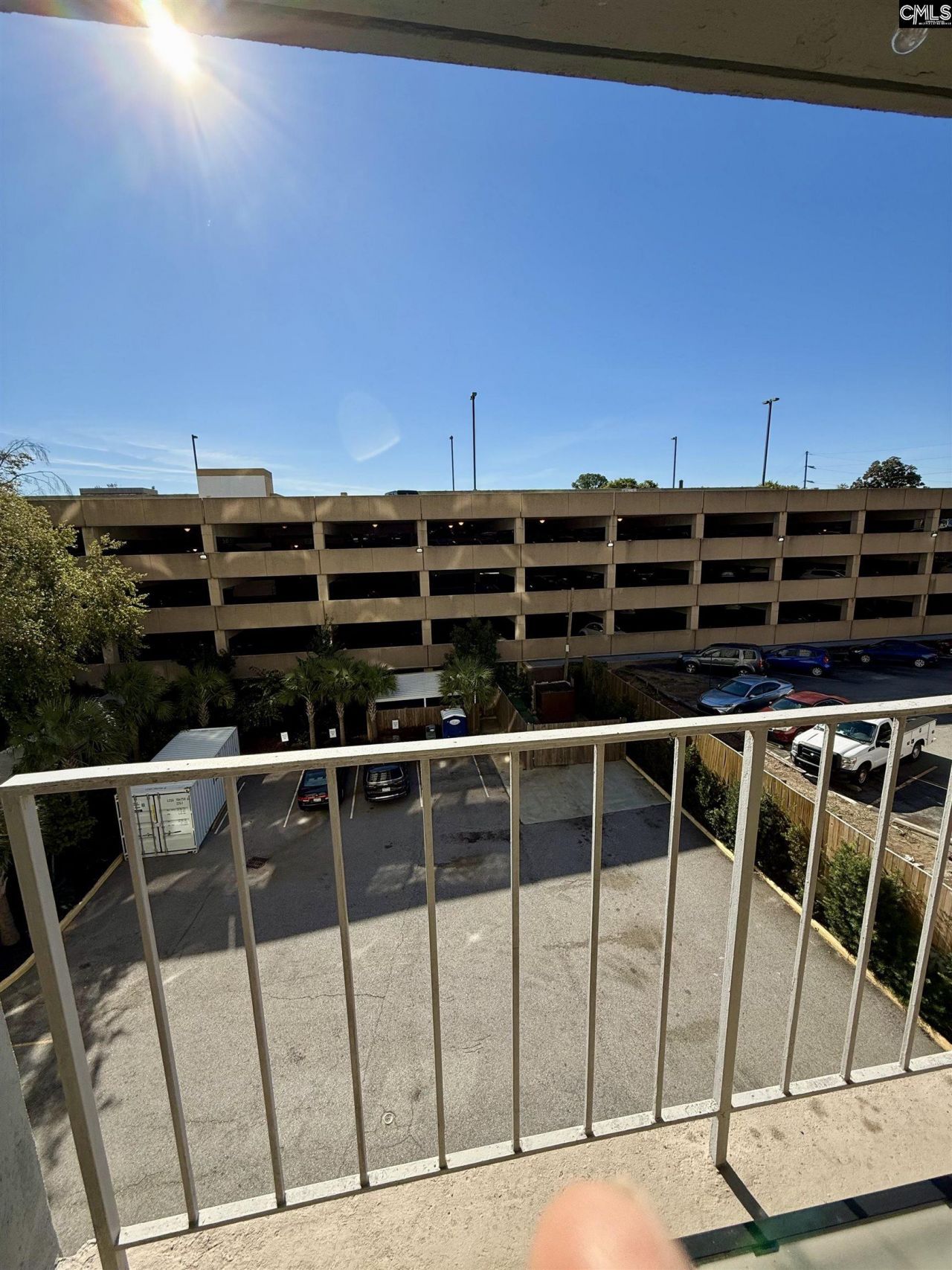 1520 Senate Street Photo 11