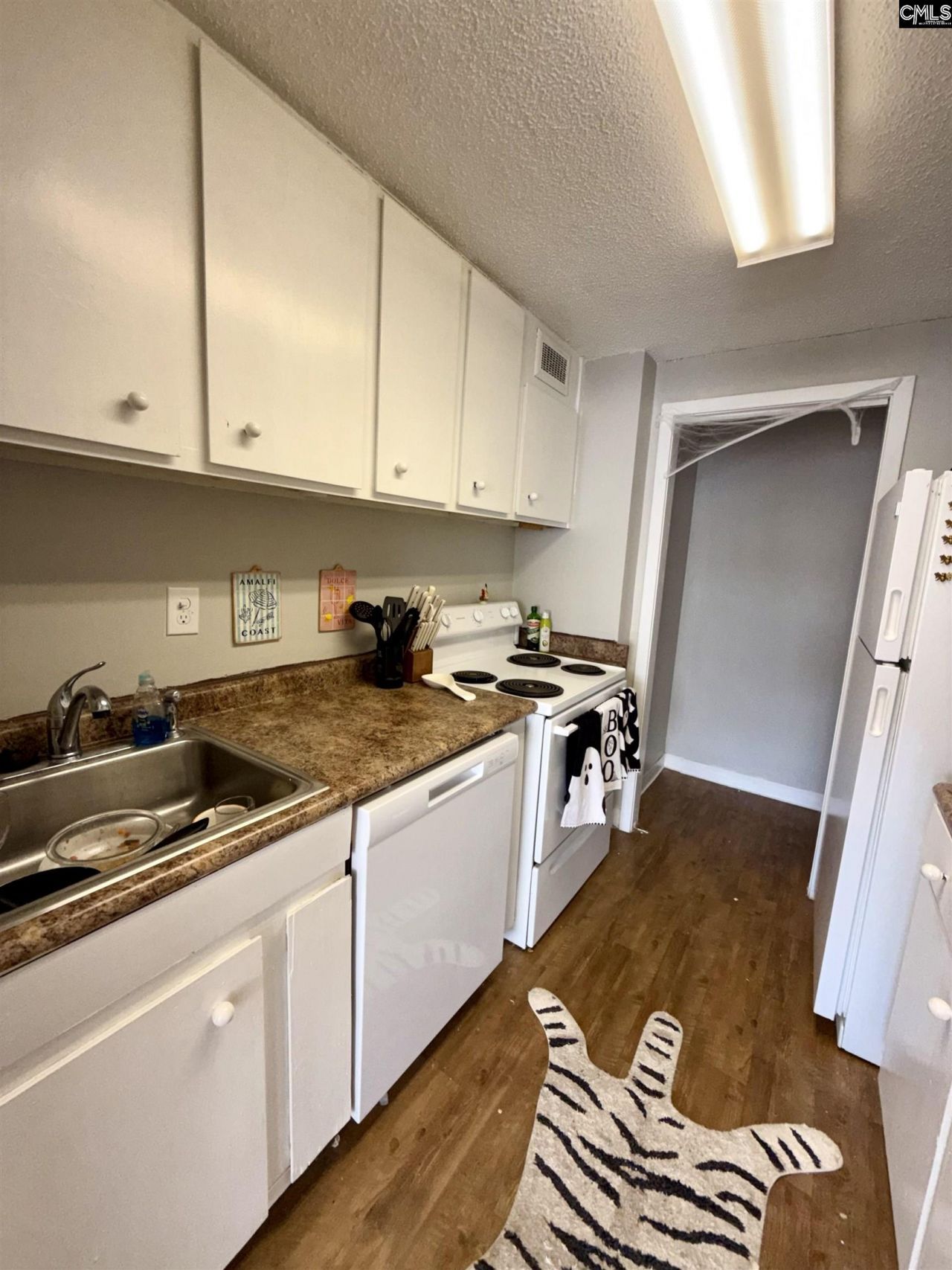 1520 Senate Street Photo 12